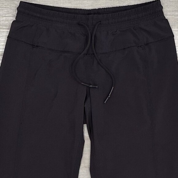 Lululemon Low-Rise Step Lively Lightweight Loose Crop Pants in Black Size 4 - Picture 6 of 16